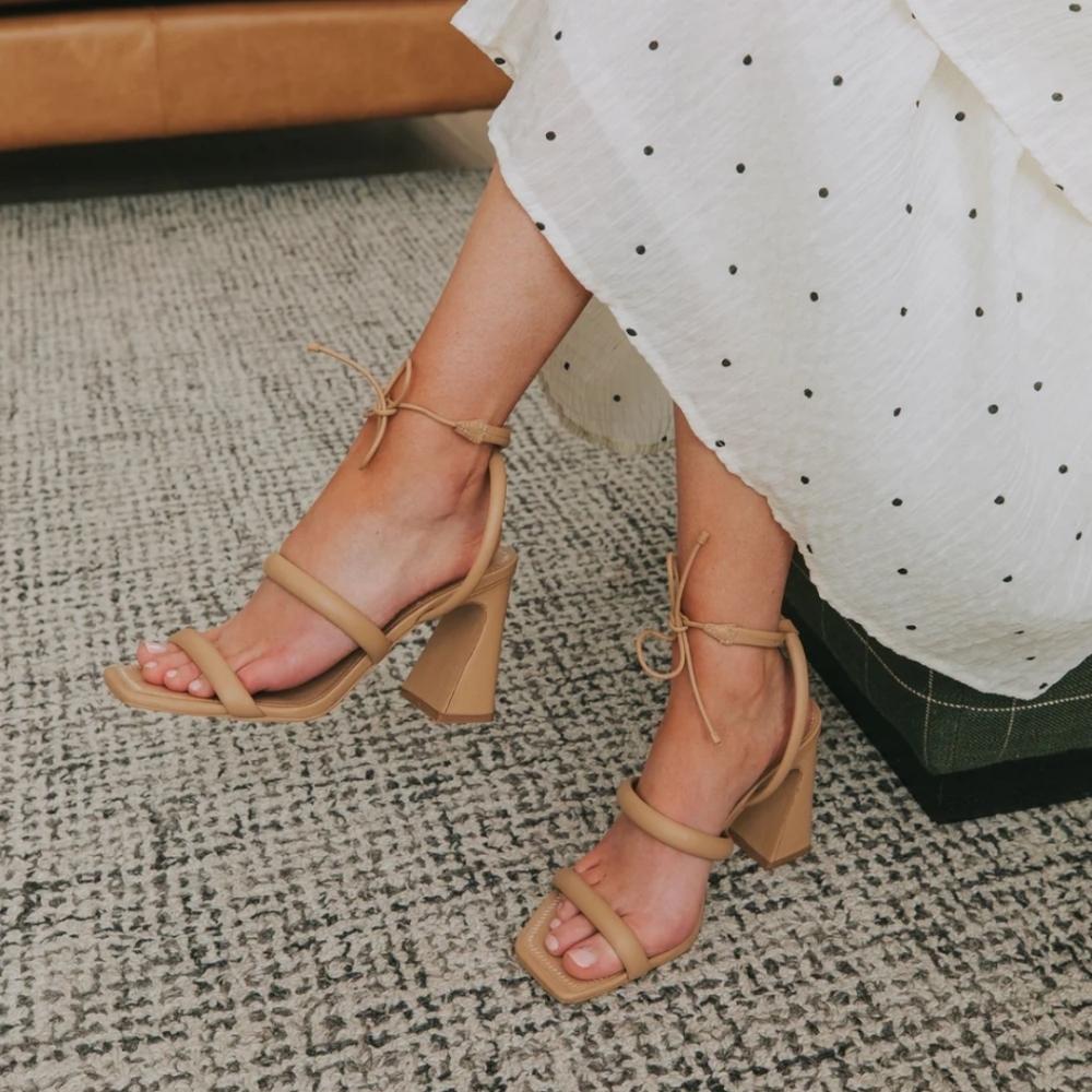 Steve Madden Heeled Sandals 9 Nude Ten Pudded Leather Punctual Ankle Tie New$100